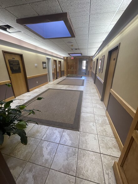 More Photos Of 995 Beaver Grade Rd, Coraopolis Medical For Lease