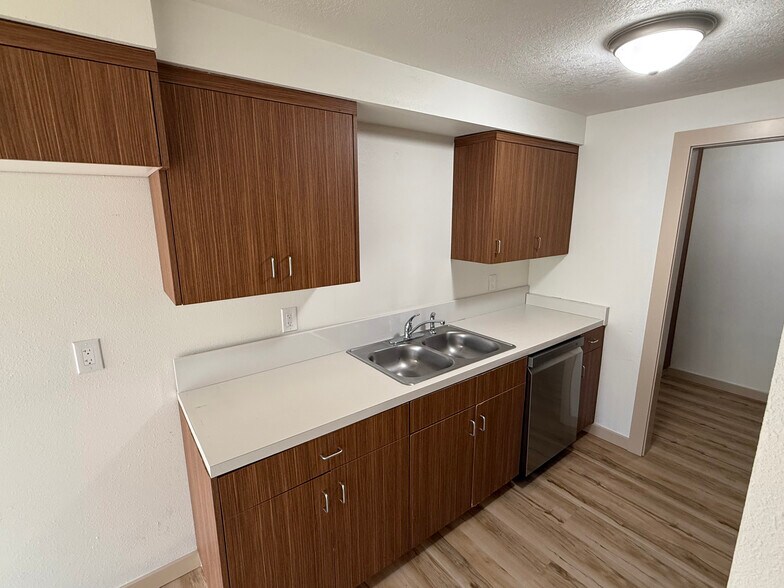 More Photos Of 4561 Chippewa Ct SE, Salem Multifamily For Sale