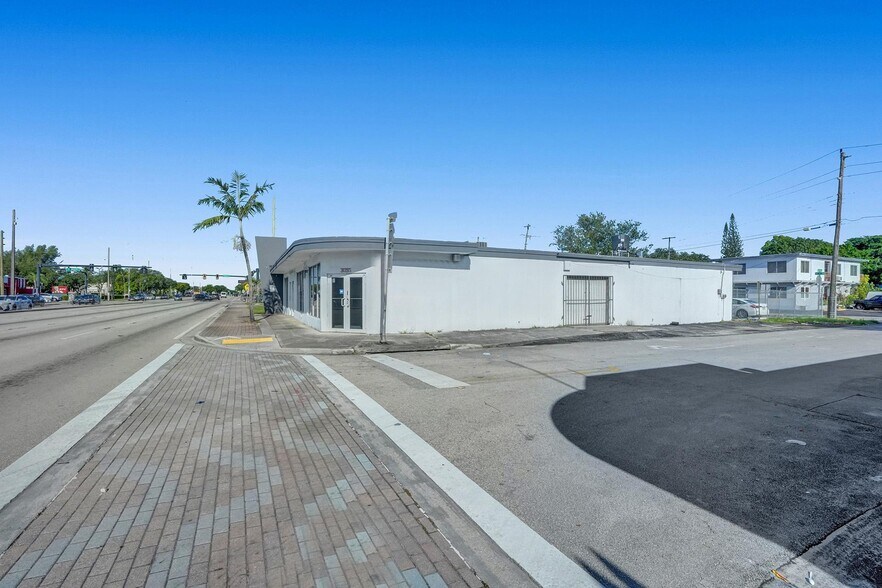 More Photos Of 3055-3057 Broward Blvd, Fort Lauderdale Storefront Retail Office For Sale