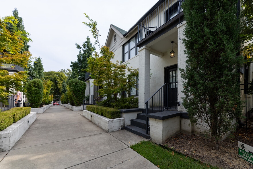 More Photos Of 1796-1800 Poplar Ave, Memphis Apartments For Sale