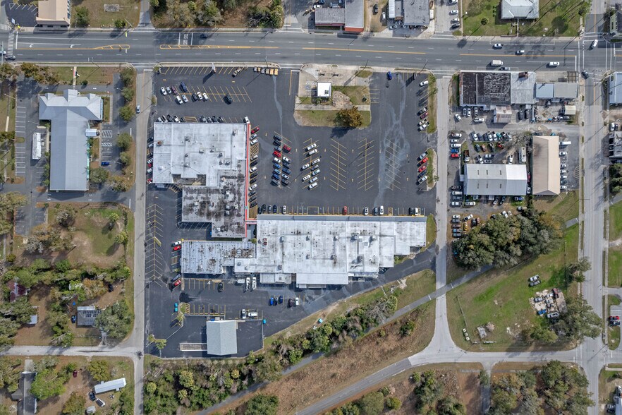 More Photos Of 120-206 N Main St, Chiefland Storefront For Lease