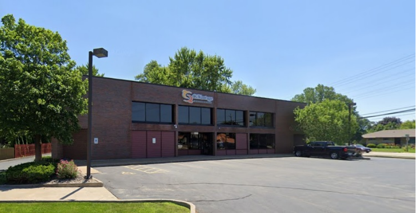 Primary Photo Of 1093 Appleton Rd, Menasha Office For Lease