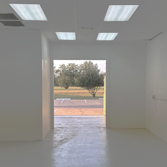 More Photos Of 8850 Windfern Rd, Houston Warehouse For Lease