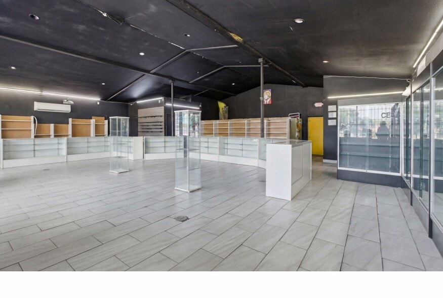 More Photos Of 5940 Merrill Rd, Jacksonville Storefront For Sale