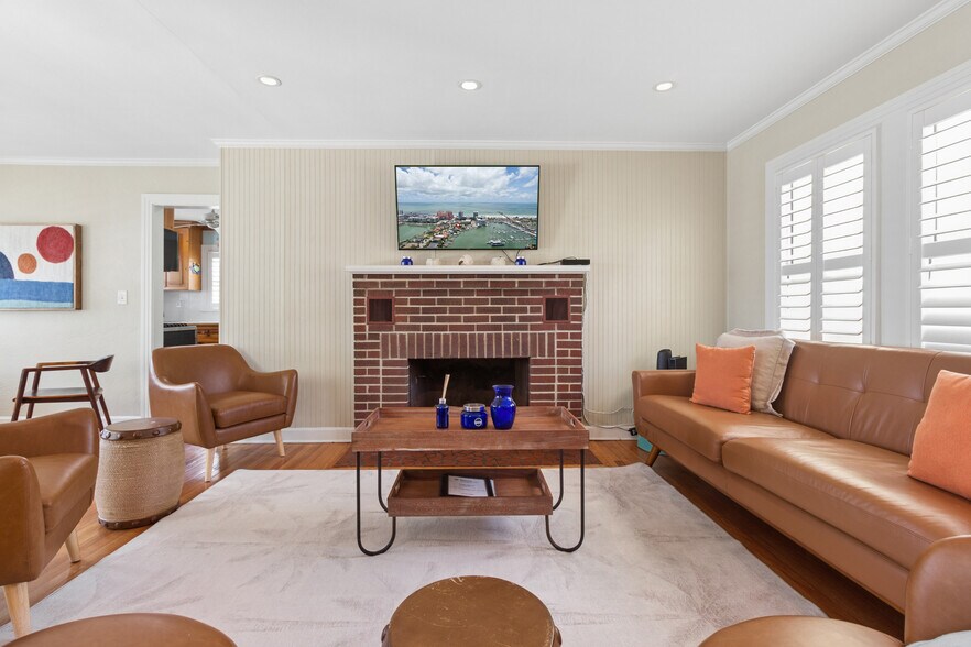 More Photos Of 110 Devon Dr, Clearwater Specialty For Sale