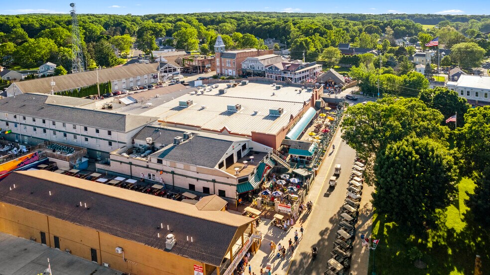 More Photos Of 324 Delaware St, Put In Bay Restaurant For Sale