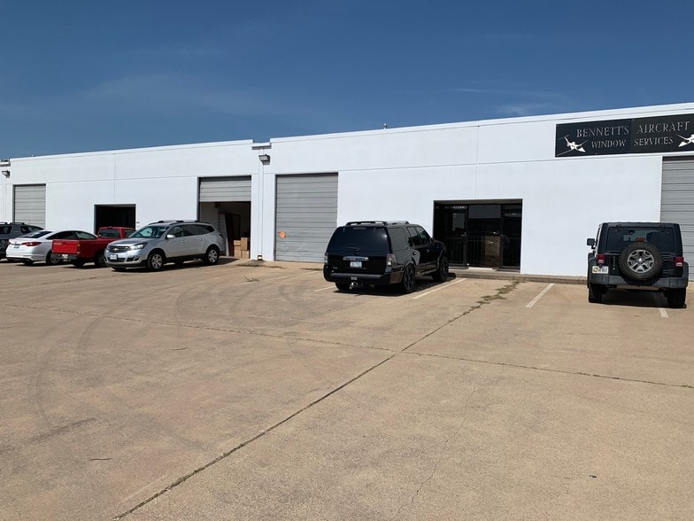 More Photos Of 901 Terminal Rd, Fort Worth Warehouse For Lease