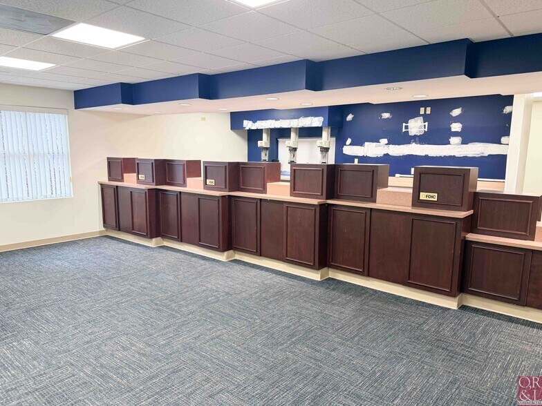 More Photos Of 1009 New Haven Rd, Naugatuck Bank For Sale