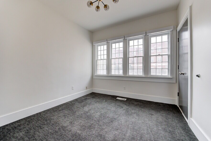 More Photos Of 1319 N Classen Dr, Oklahoma City Office For Lease