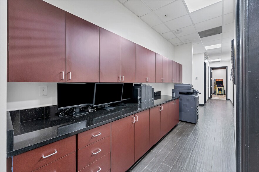 More Photos Of 1717 E 5th Ave, Tampa Warehouse For Sale