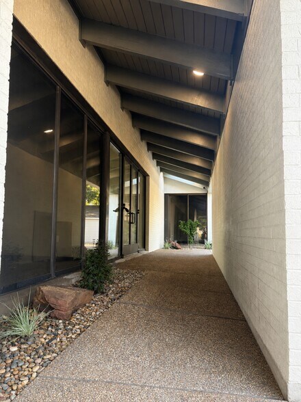 More Photos Of 3132 W 5th St, Fort Worth Office For Lease