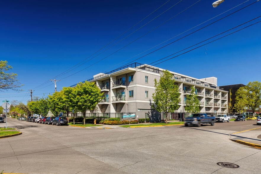 Primary Photo Of 1965 E 15th Ave, Eugene Apartments For Sale