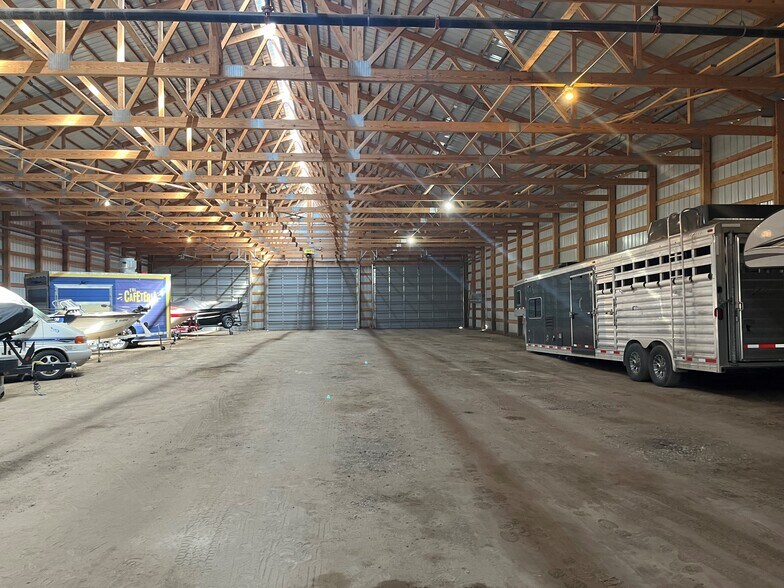 More Photos Of 409 NE 11th St, Austin Warehouse For Lease