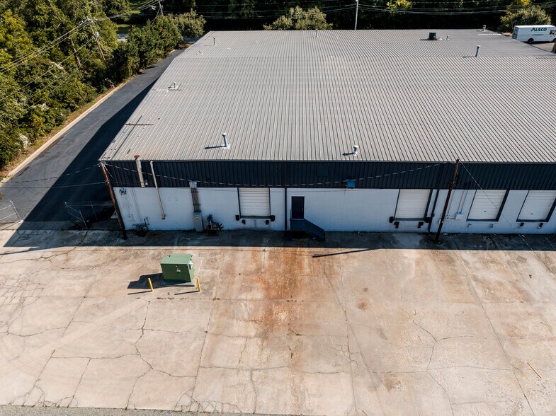More Photos Of 510 Corliss St, Greensboro Light Manufacturing For Lease