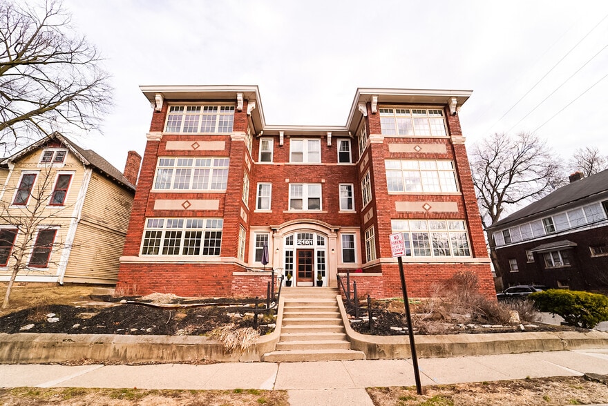 More Photos Of 2101 N Pennsylvania St, Indianapolis Apartments For Sale