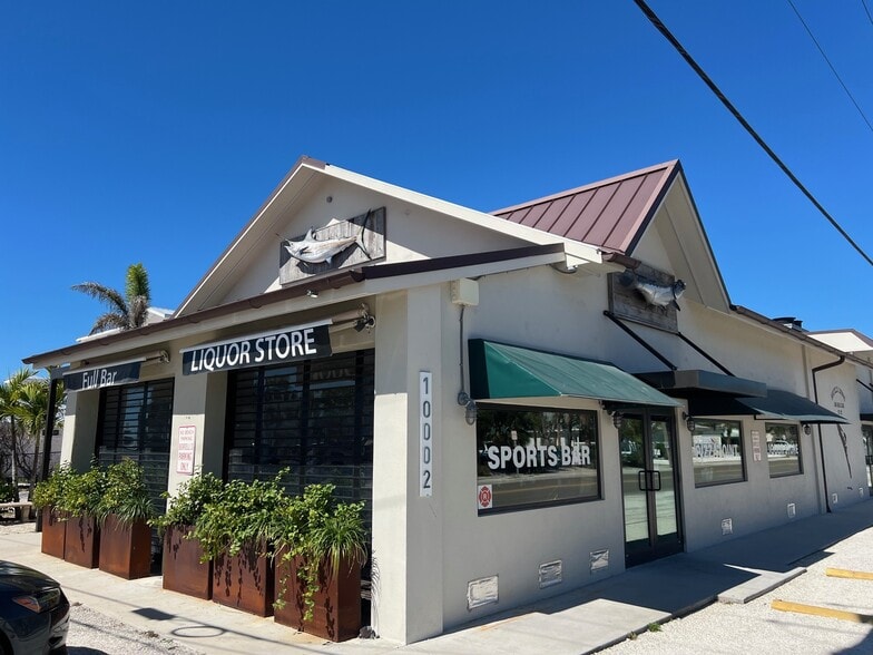 Primary Photo Of 10002 Gulf Dr, Anna Maria Bar For Sale