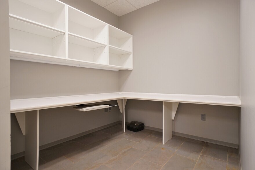 More Photos Of 248 Production Rd, Clinton Office Residential For Sale