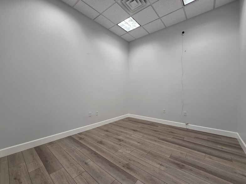 More Photos Of 2435 W Horizon Ridge Pky, Henderson Medical For Lease