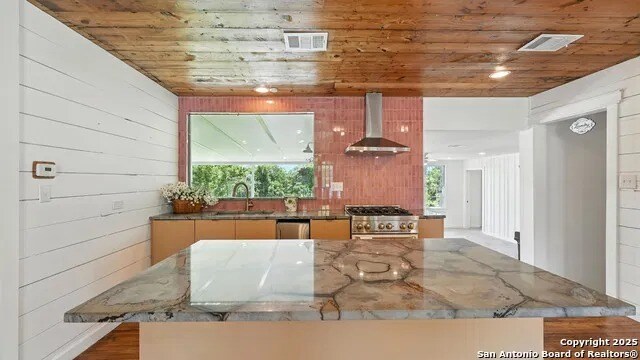 More Photos Of 105 NW River Rd, Martindale Specialty For Sale