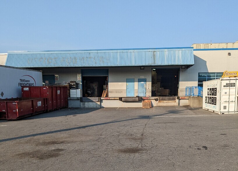 More Photos Of 3030 East Broadway Av, Vancouver Warehouse For Lease