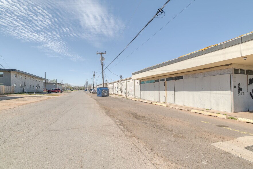 More Photos Of 3500-3534 S Newcastle Rd, Oklahoma City Storefront For Lease