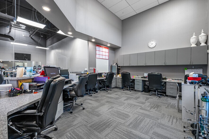 More Photos Of 8479 Davis Blvd, North Richland Hills Medical For Lease