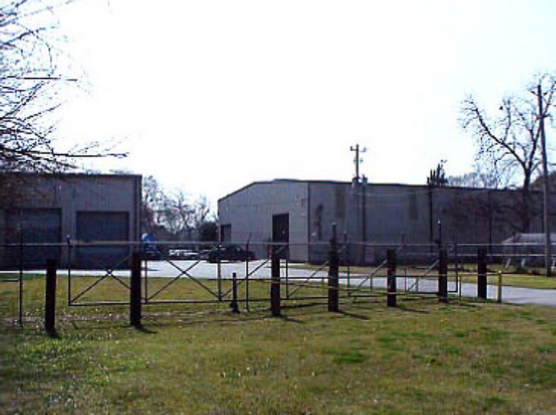 More Photos Of 131 Eichwurzel Ln, Houston Warehouse For Sale