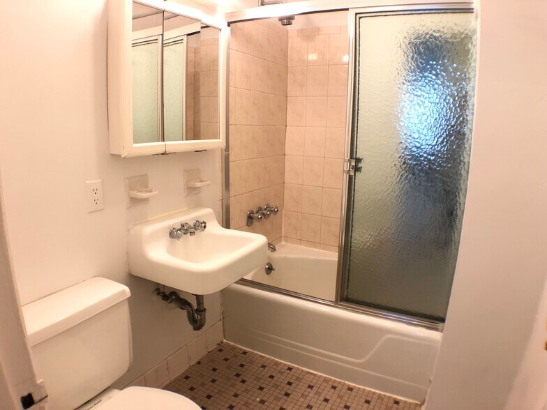 More Photos Of 125 Lexington Ave, New York Apartments For Sale