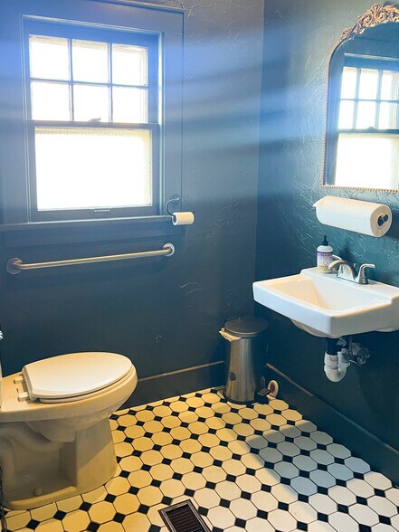 More Photos Of 319 Oklahoma Blvd, Alva Restaurant For Sale