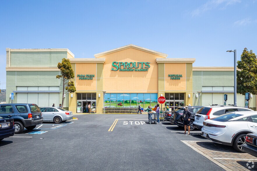 More Photos Of 301-303 Gellert Blvd, Daly City Freestanding For Lease