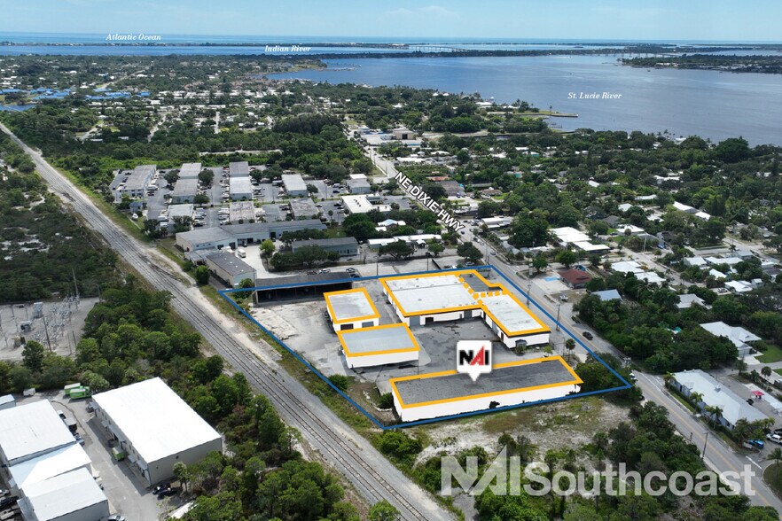 More Photos Of 657 NE Dixie Hwy, Jensen Beach Industrial For Lease