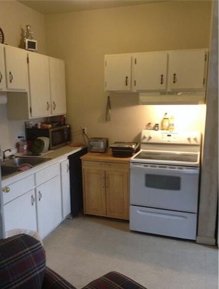 More Photos Of 222 Comanche St, Kiowa Freestanding For Sale