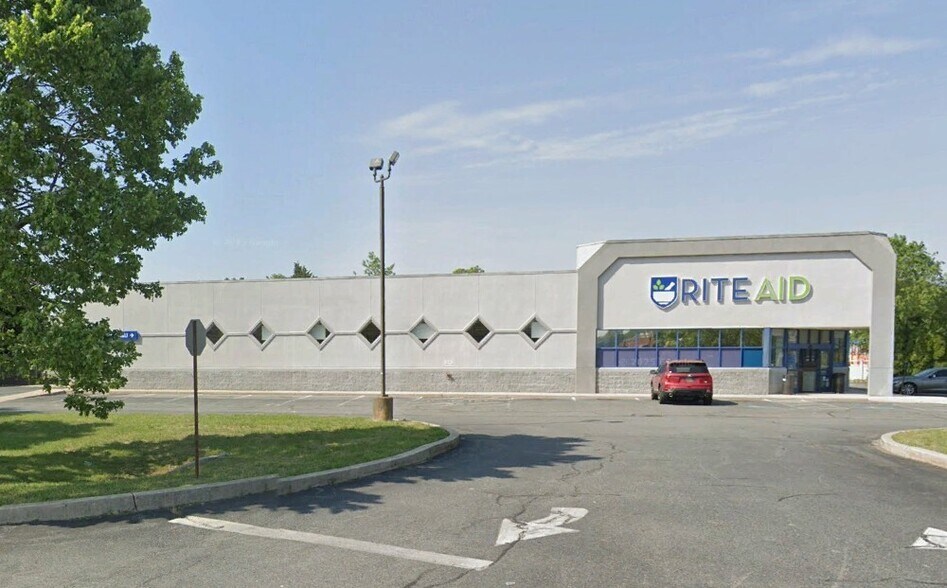 More Photos Of 1580 S Dupont Hwy, Dover General Retail For Lease