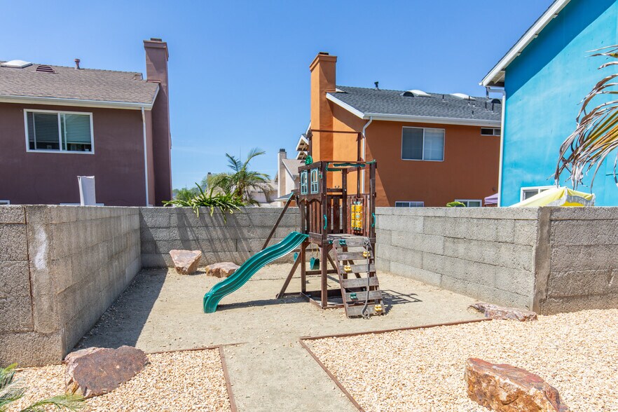 More Photos Of 445-523 Hart Dr, El Cajon Apartments For Sale