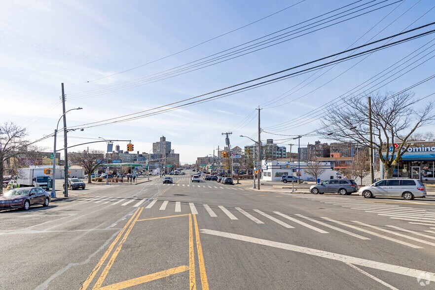 More Photos Of 2721 Bronxwood Ave, Bronx Unknown For Lease
