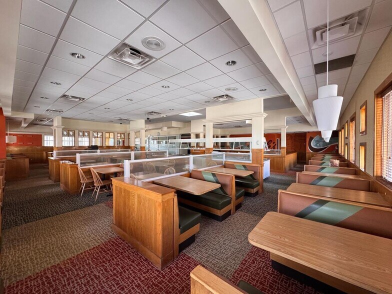 More Photos Of 2439 E Sharon Rd, Cincinnati Restaurant For Sale