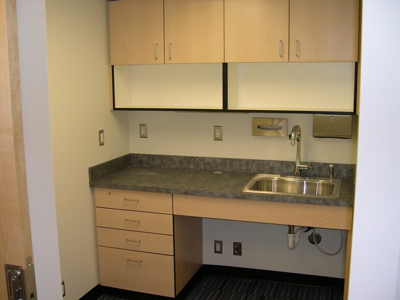 More Photos Of 13512 Ambaum Blvd SW, Burien Medical For Lease