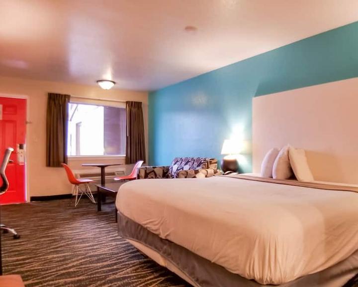 More Photos Of 8800 Airport Blvd, Houston Hospitality For Sale