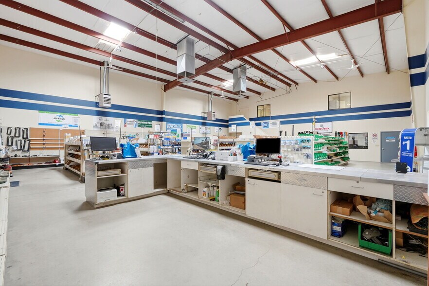 More Photos Of 1260 Buttonwillow Ave, Reedley Warehouse For Sale