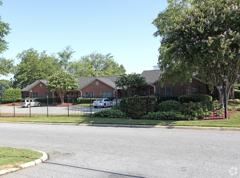More Photos Of 540 SE Powder Springs St, Marietta Office Residential For Lease