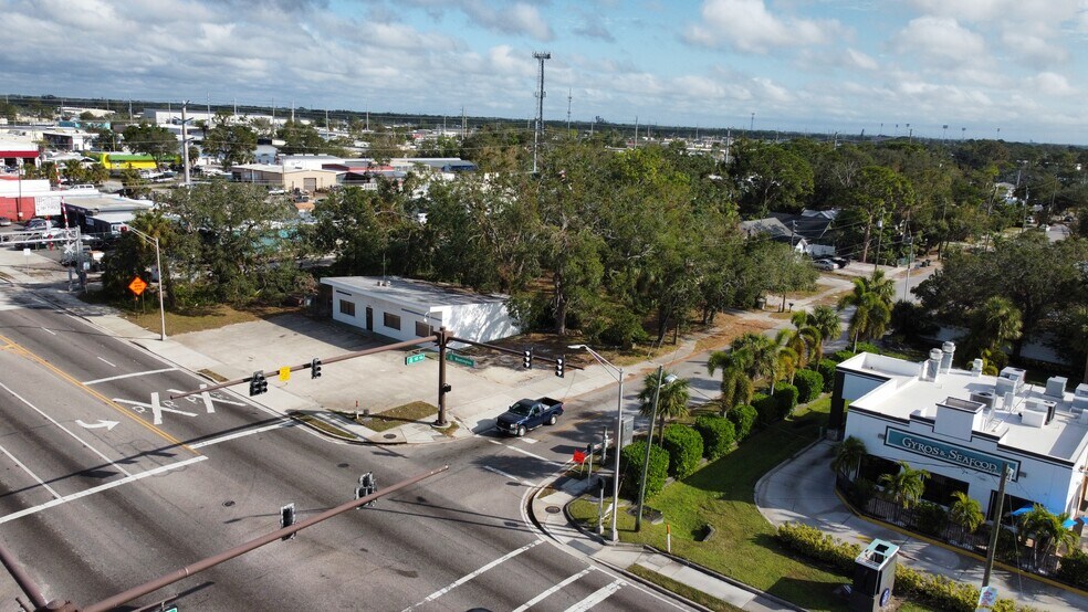 More Photos Of 1000 N Washington Blvd, Sarasota Office For Sale