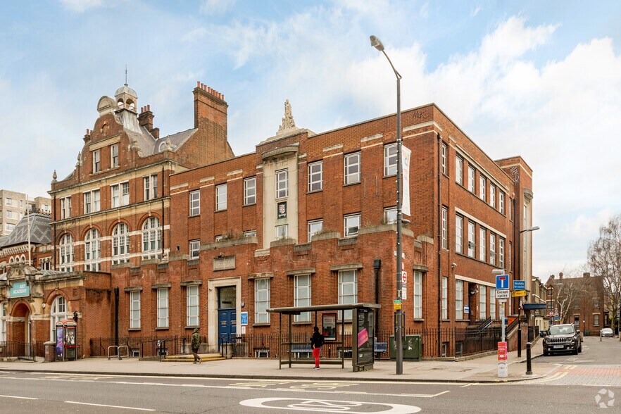 9 St, London, LND SE17 1RY Office For Sale
