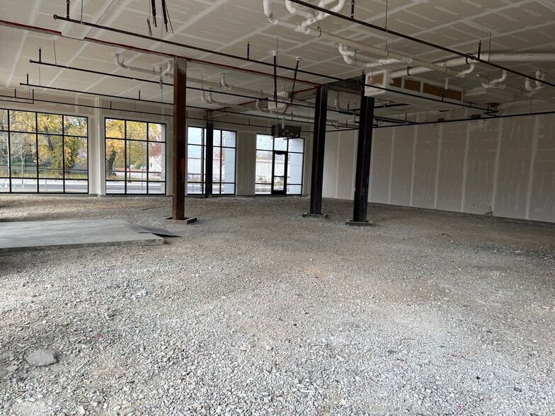 More Photos Of 1400 Main St, Clarksville Apartments For Lease
