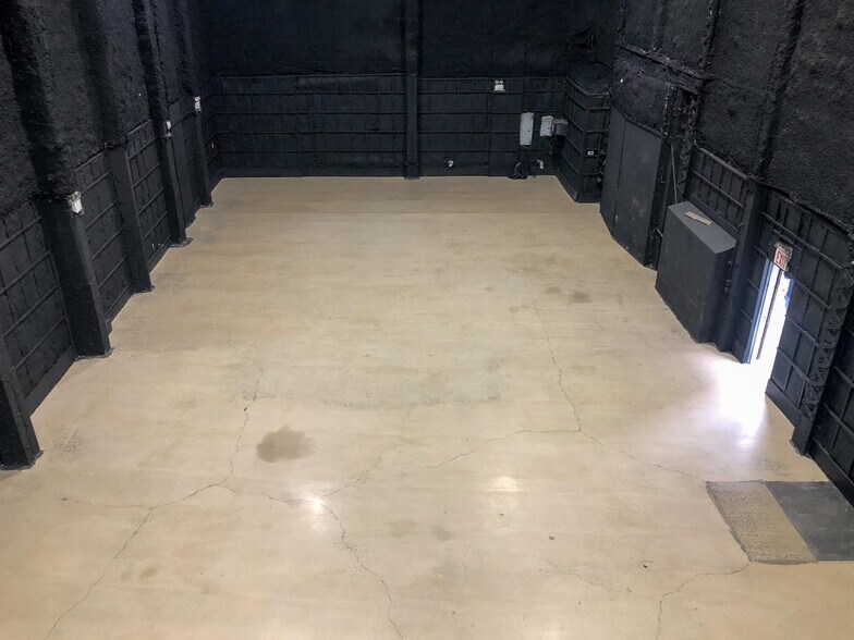 Primary Photo Of 58-73 West St, Brooklyn Warehouse For Lease