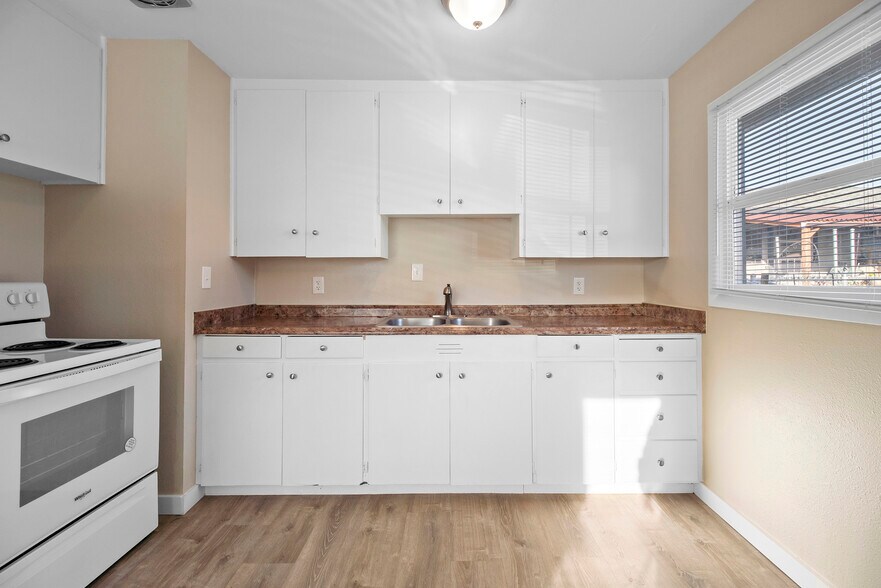 More Photos Of 12437 SW Hall Blvd, Tigard Apartments For Sale
