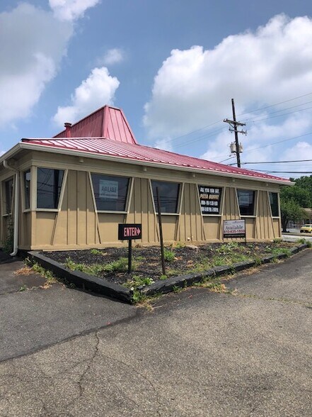 Primary Photo Of 580 S Broad St, Nazareth Restaurant For Lease