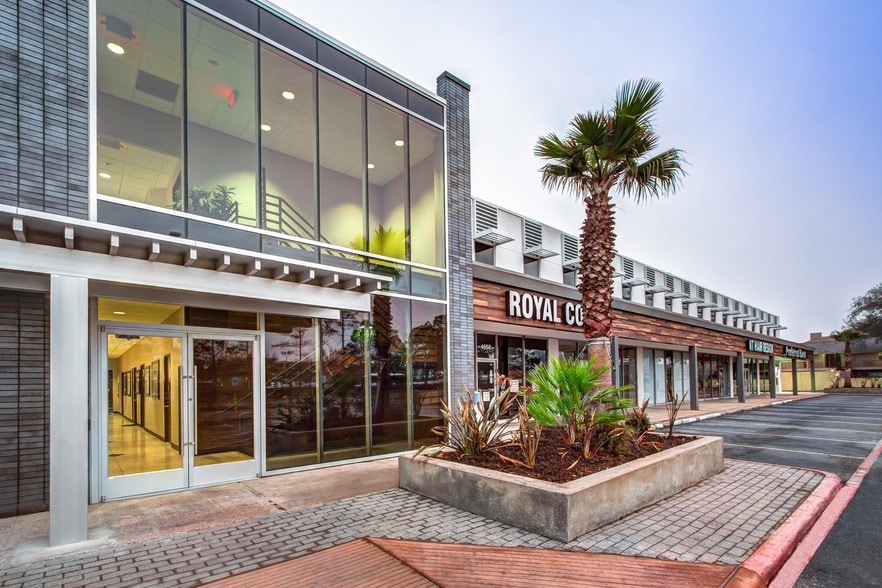 More Photos Of 4660 Beechnut St, Houston Unknown For Lease