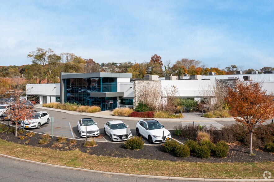 Primary Photo Of 150-170 Crossways Park Dr N, Woodbury Flex For Lease