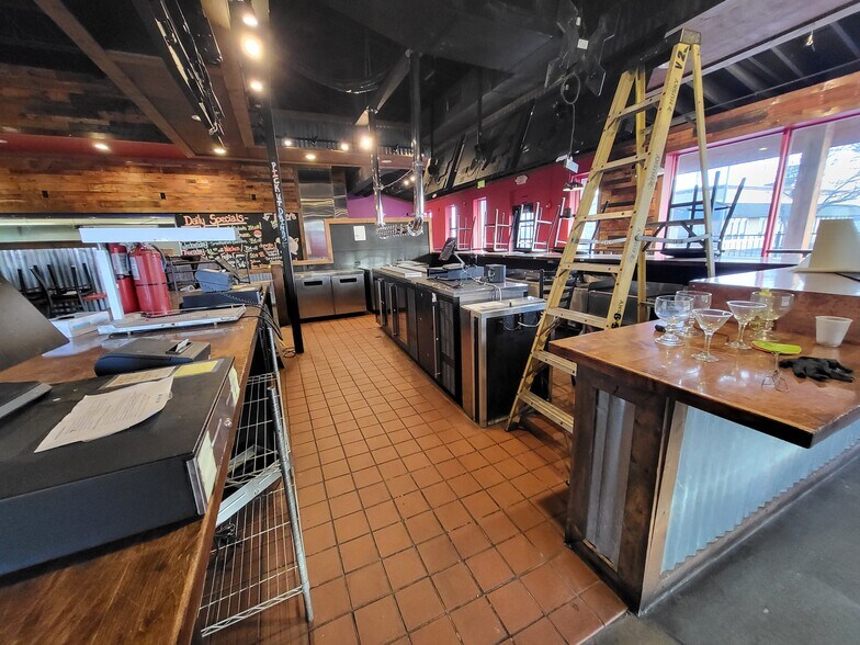More Photos Of 3607 S Range Line Rd, Joplin Restaurant For Lease