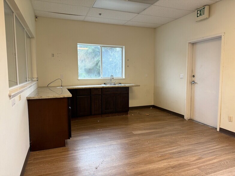 More Photos Of 5202 100th St SW, Lakewood Medical For Lease